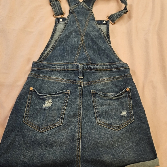 Denim Distressed Overalls Shorts - Picture 3 of 3